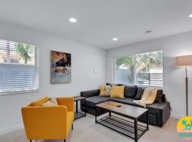 ホテル写真: Gated 2Bd 2Bth Design District 10-Min to Beach - 115