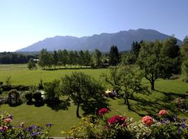 호텔 사진: Ferienwohnungen im Alpengästehaus Marzoll - Bad Reichenhall