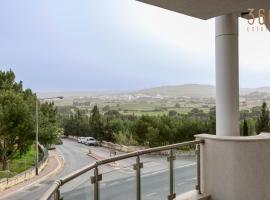 호텔 사진: Beautiful 3BR Apt with Panoramic Terrace in Qawra by 360 Estates