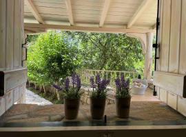 Hotel fotoğraf: Family Cottage with private pool in Vafkeri, Lefkada