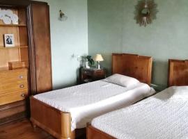 Foto di Hotel: Chambre d'hotes Terre au Domaine des Possibles