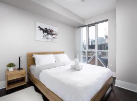 होटल की एक तस्वीर: DWTN Condo Near CN Tower! w/ Free Parking