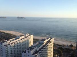 Beachfront Condo Large Apartament、リオデジャネイロのホテル