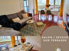 Hotel Photo: "CHEZ AURELIE" T5 100m2 4ch 2sdb parking terrasse TALENCE