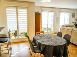 Hotel Photo: Bel appartement spacieux / Proche Arena Paris Sud