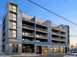 Hotel Photo: Huge patio - luxury suite - rino art loft