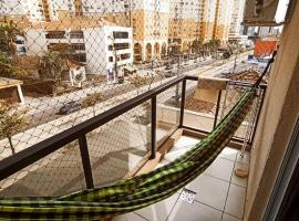 Hotelfotos: Belo Apt com sacada em região central