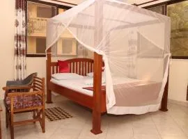 Pebbles guesthouse in Diani beach road, готель у місті Укунда