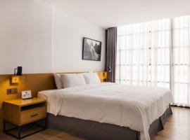 BlueSky Hotel, hotel in Taichung
