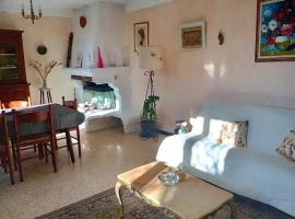 Hotel Photo: Appartement d'une chambre avec balcon et wifi a Aix en Provence