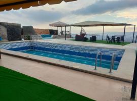 Magical Rosemary Chalet, ξενοδοχείο σε Al Mashāriqah