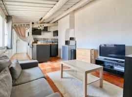 ホテル写真: Prêcheurs furnished flat