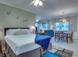 Hotel foto: Two Units with Gazebo-Swanky Savannah Style