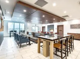 Holiday Inn Express & Suites - Calgary Airport Trail NE by IHG