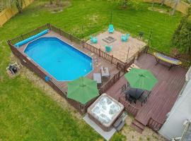 Hotel Photo: The Retreat - Private Pool-Spa-Firepit-Gameroom