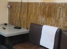 Hotel Foto: Rajs Lodging & Fooding (Guest House)