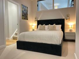 Hotel Photo: Trendy City Centre Apartment with FREE Parking