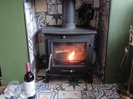 A picture of the hotel: Guildford Road Cottage