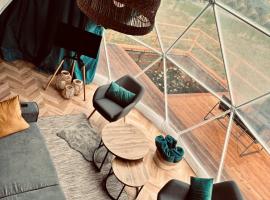 beGLAMP glamping - narty, góry i Park Narodowy, hotel in Szczytna