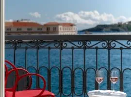 Skylight - 1873 Seafront Luxury Suites on the Harbor, City Center