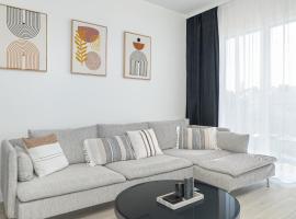 Hotel Foto: Family Apartment in Poznań with 2 Parking Spaces, 3 Bedrooms and Balcony by Renters