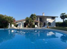 Hotel Photo: Ferienhaus für 12 Personen in Casabianca, Adriaküste Italien Lignano Sabbiadoro und Umgebung