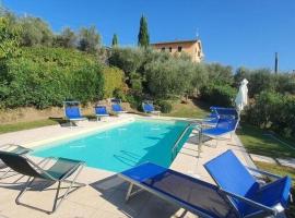 호텔 사진: Ferienhaus für 16 Personen in Capannori, Toskana Provinz Lucca
