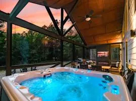 NEW Farmhouse-Chic Cabin with Hot Tub & Firepit
