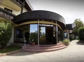 Tennis- und Freizeitzentrum Neudörfl, hotel v destinaci Neudörfl