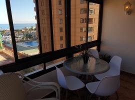 होटल की एक तस्वीर: Apartamento Palmeras Family Comfort Near the Beach