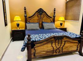 Bahria Town Lahore - NEXT INN Two Bedroom condo with free parking 203, hotell sihtkohas Lahore