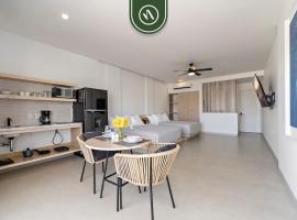 Hotel Foto: Amazing 2BR Condo with Terrace Overlooking the Marina