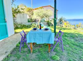 A picture of the hotel: Karma - apt 3 posti vista mare con giardino