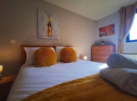 Fotos de Hotel: 2br Spacious City Centre Apartment