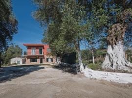 호텔 사진: Village House In An Olive Grove!