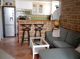 Hotel Foto: Townhouse with terrace in Provence