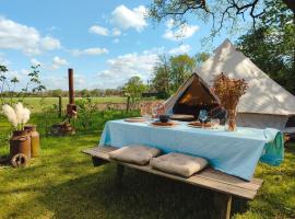 ホテル写真: Sfeervolle ingerichte Bell tent, tussen de akkers en dicht bij het bos