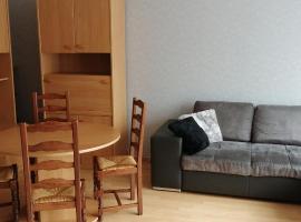 Hotel Photo: Grand appartement proche de Paris