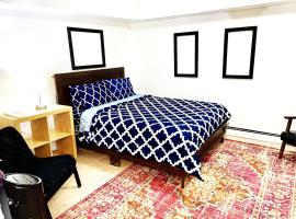 Hotel Foto: Manhattan in 2 stopages, 2 Bedrooms Apt with private Backyard in LIC !!!