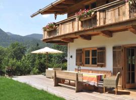 Hotel fotoğraf: Landhaus Riedlern - Exklusives Ferienhaus in Kreuth am Tegernsee