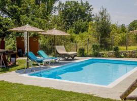 Hotel kuvat: Alexander Aqua Oasis - Poolside Garden Getaway