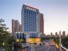 Ramada Plaza Qiandeng Kunshan, hotel em Kunshan