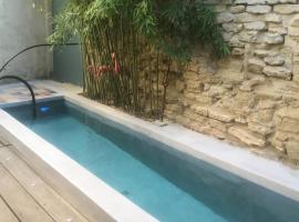 호텔 사진: Beautiful Home In Aigues-vives With Outdoor Swimming Pool
