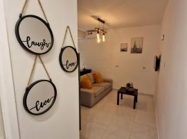 Хотел снимка: Entire Cozy 2 bedrooms apartment City-Center Larnaca B