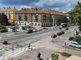 Zdjęcie hotelu: Priestranný 3 izb. apartmán v centre s parkovaním.