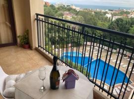 Hotel Photo: golden sands flat 147