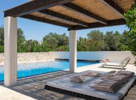 صور الفندق: Splendid house with pool