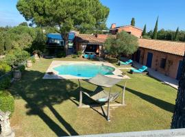 Hotel foto: Villa de 5 chambres avec piscines privees interieure et exterieure sauna et jardin clos a Palaja