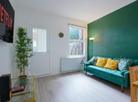 Hotel Photo: Modern Freshly Refurbed Home Luton