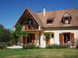 Hotel Photo: Maison des bois - La pause des 24 heures du Mans